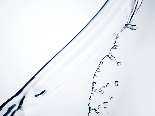 Νερό με όζον: έχει πραγματικά θεραπευτικές ιδιότητες; Νερό με όζον: έχει πραγματικά θεραπευτικές ιδιότητες;